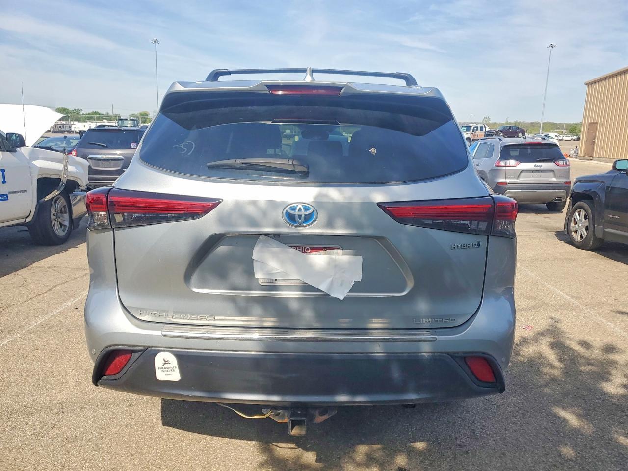2020 Toyota Highlander Hybrid Limited - Image 6