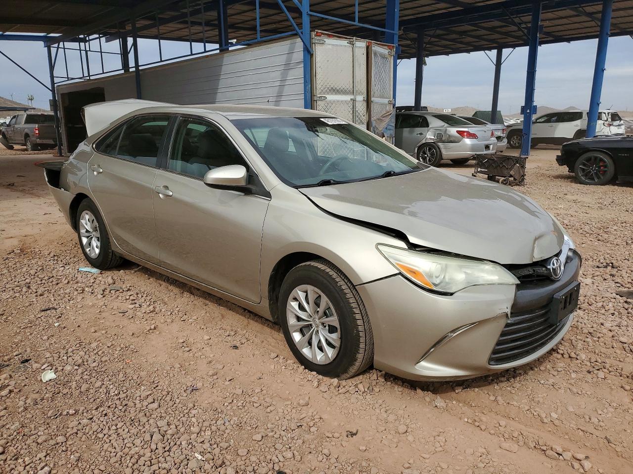 2015 Toyota Camry Le - Фото 4