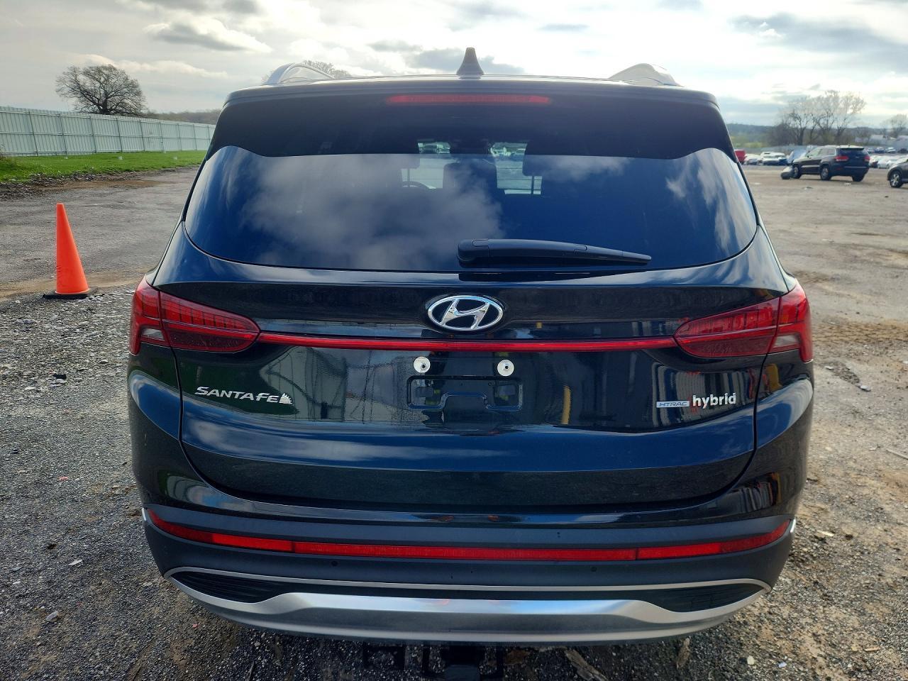 2022 Hyundai Santa Fe Limited - Image 6