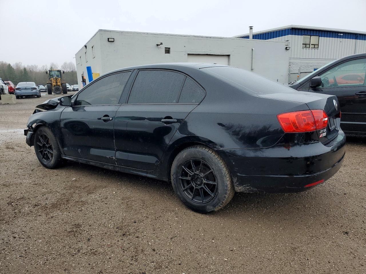 2014 Volkswagen Jetta 2.0 4Dr - Фото 2