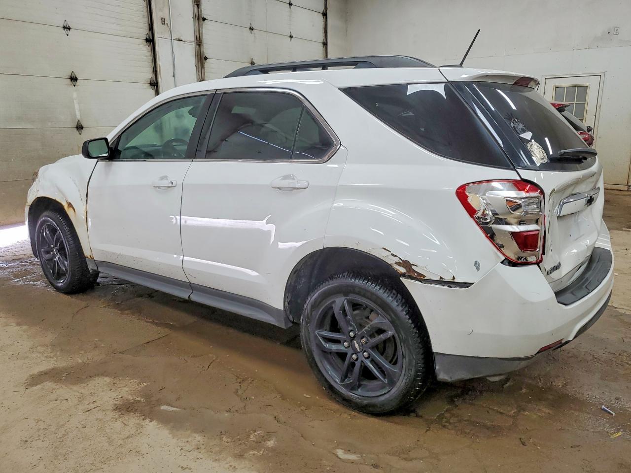 2017 Chevrolet Equinox Lt - Image 2