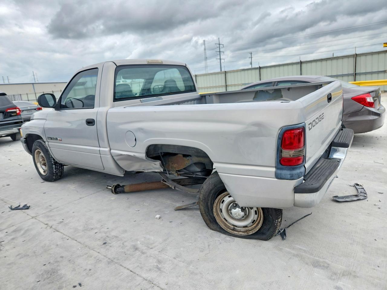 1998 Dodge Ram 1500 - Фото 2