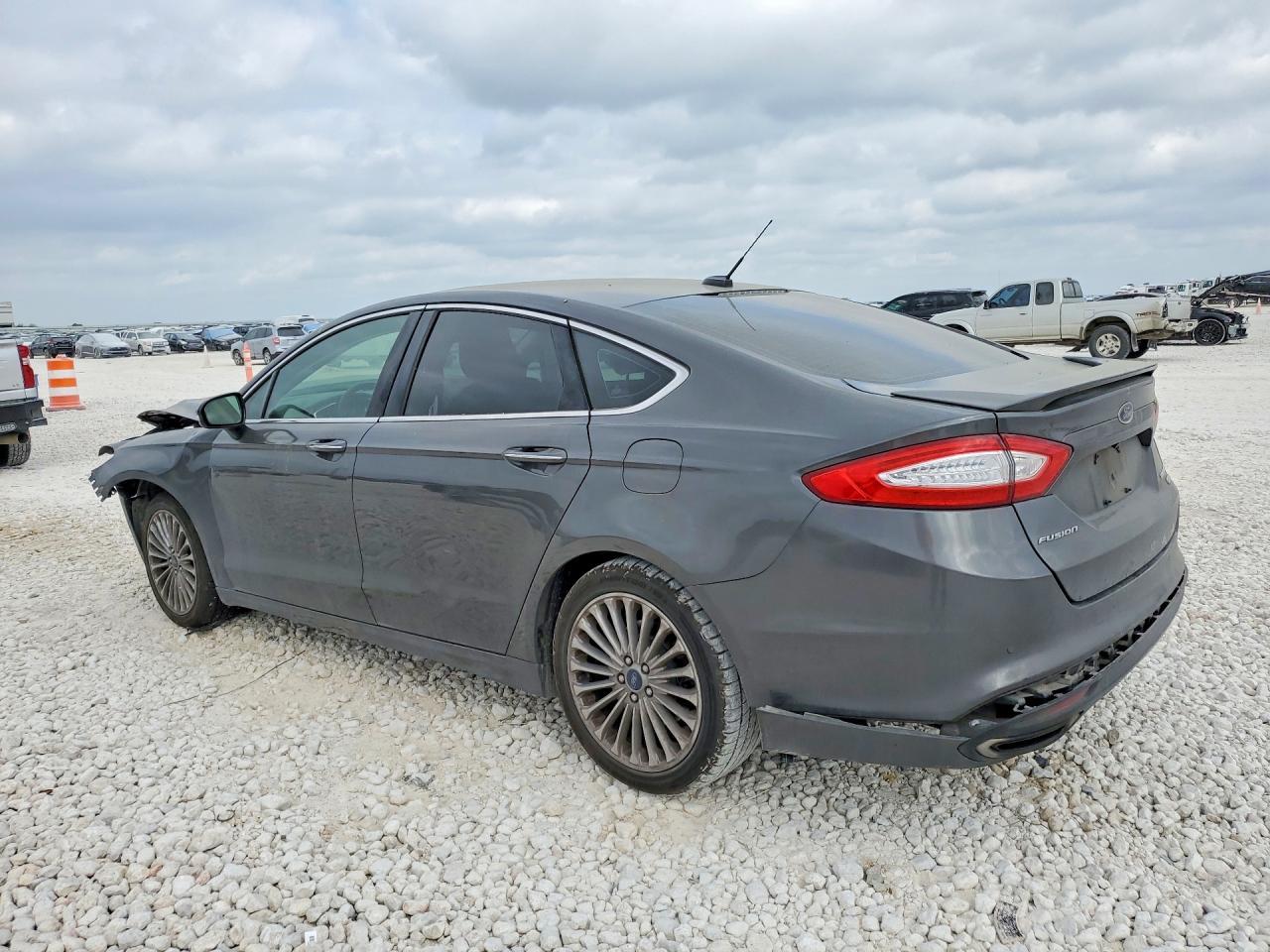 2016 Ford Fusion Titanium - Image 2