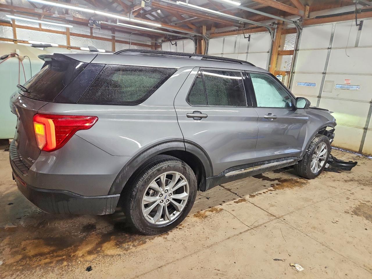 2023 Ford Explorer Xlt - Фото 3