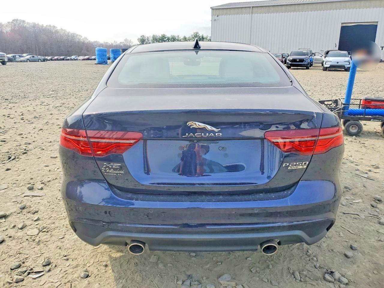 2020 Jaguar Xe S - Image 6