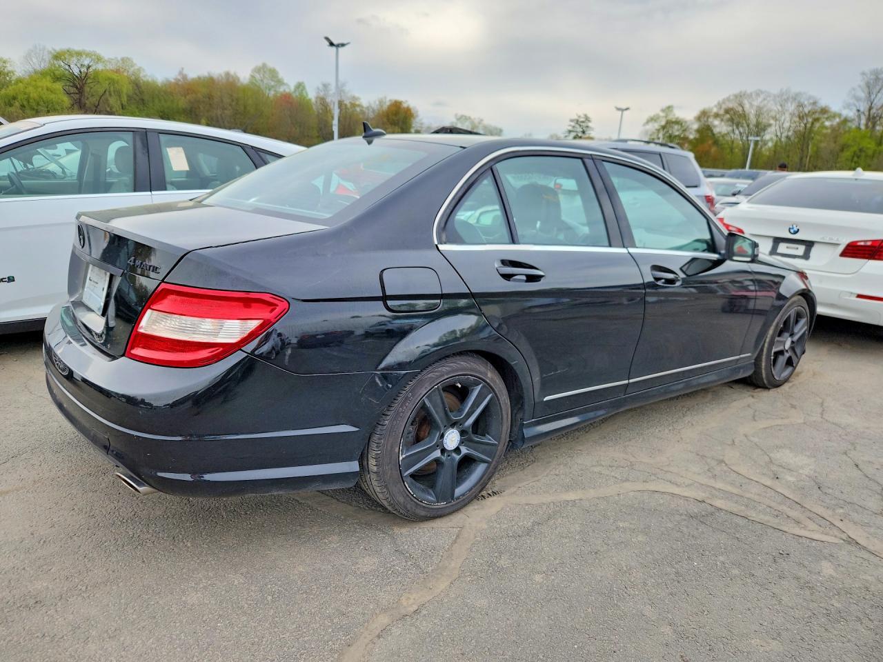 2011 Mercedes-Benz C 300 4Matic - Фото 3