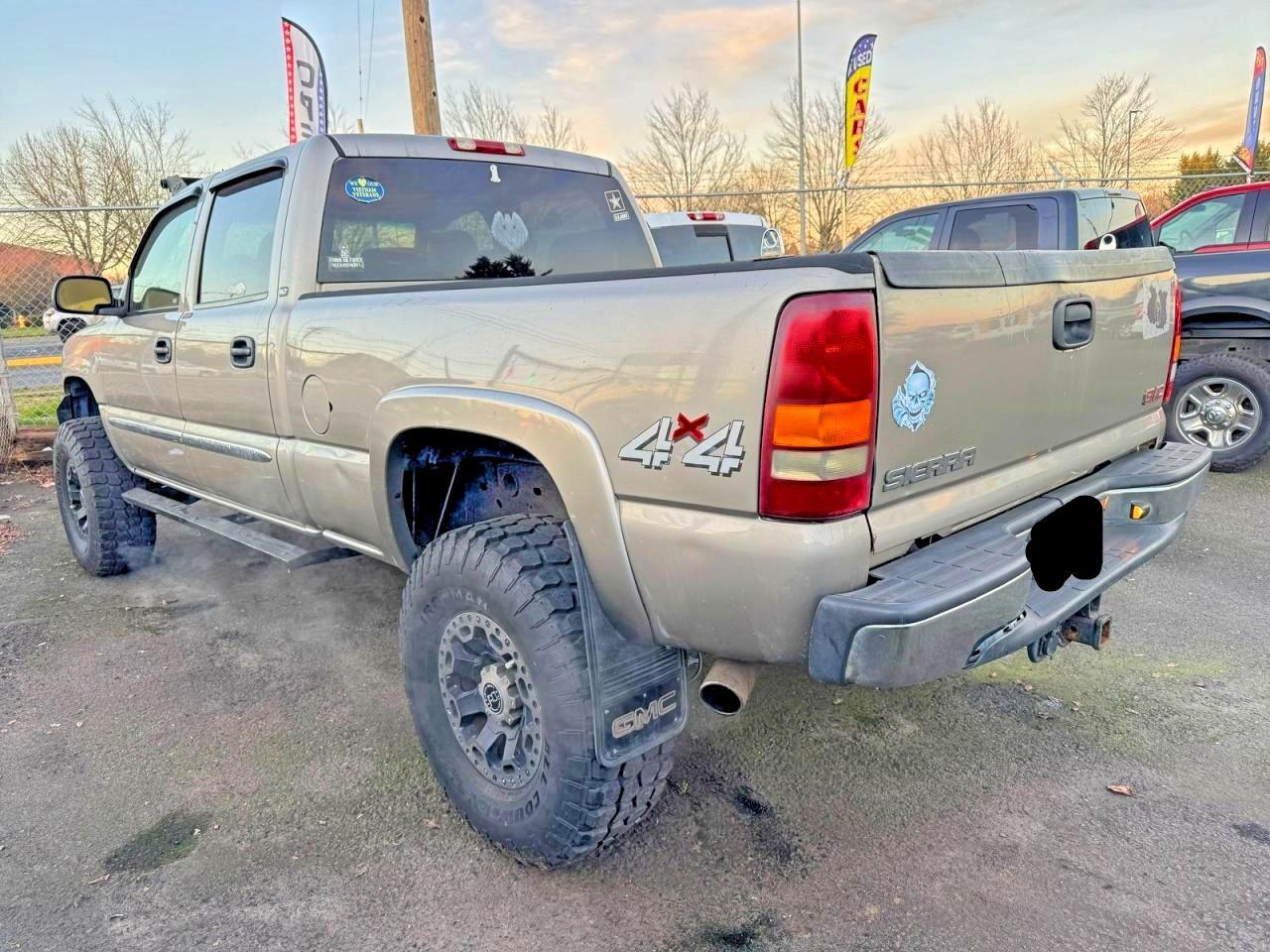 2003 GMC Sierra K1500 Heavy Duty - Image 3