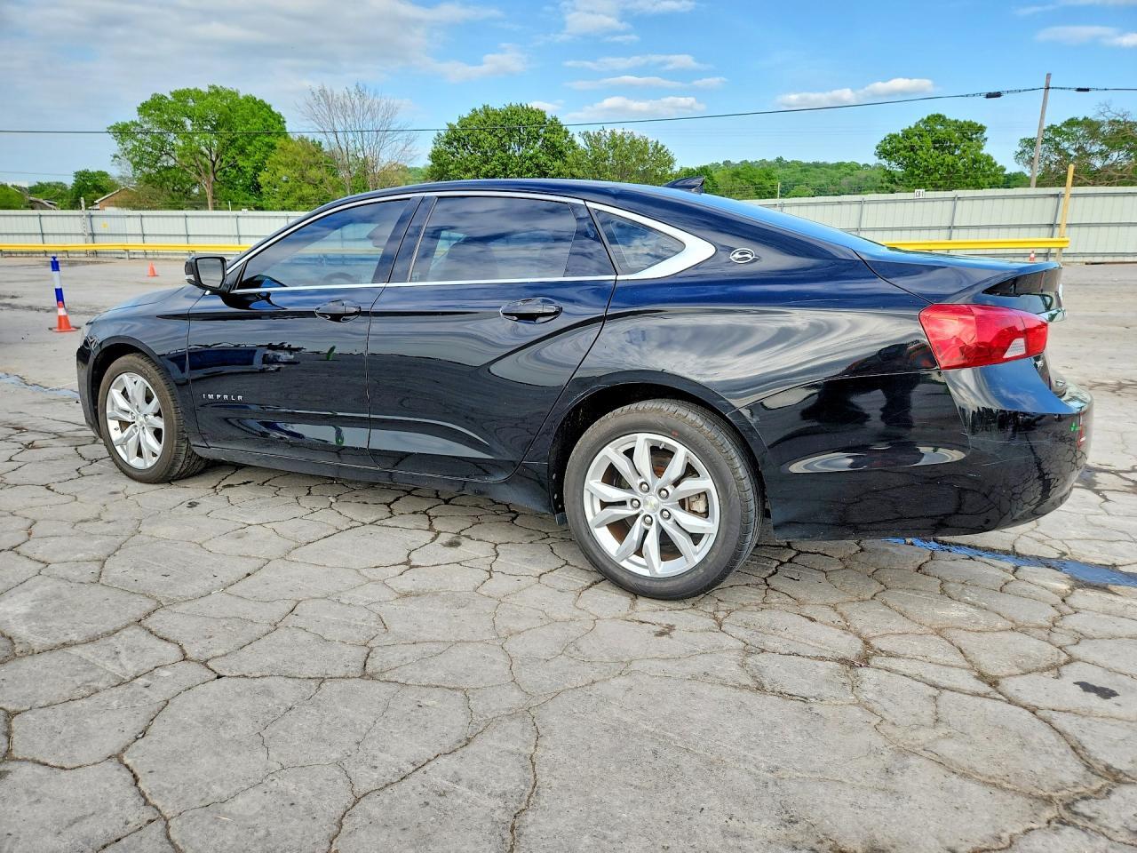 2017 Chevrolet Impala Lt - Image 2