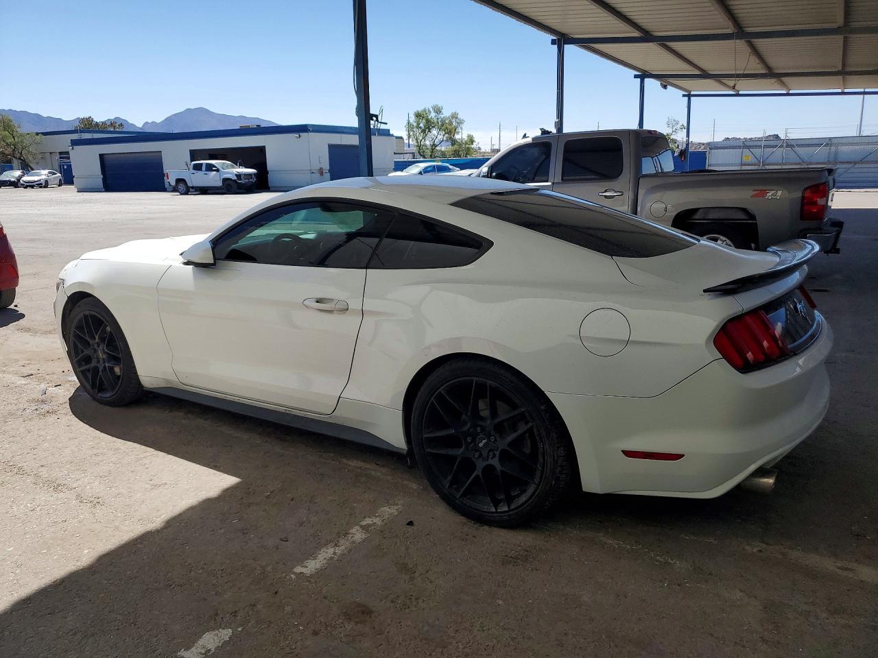 2015 Ford Mustang - Фото 2