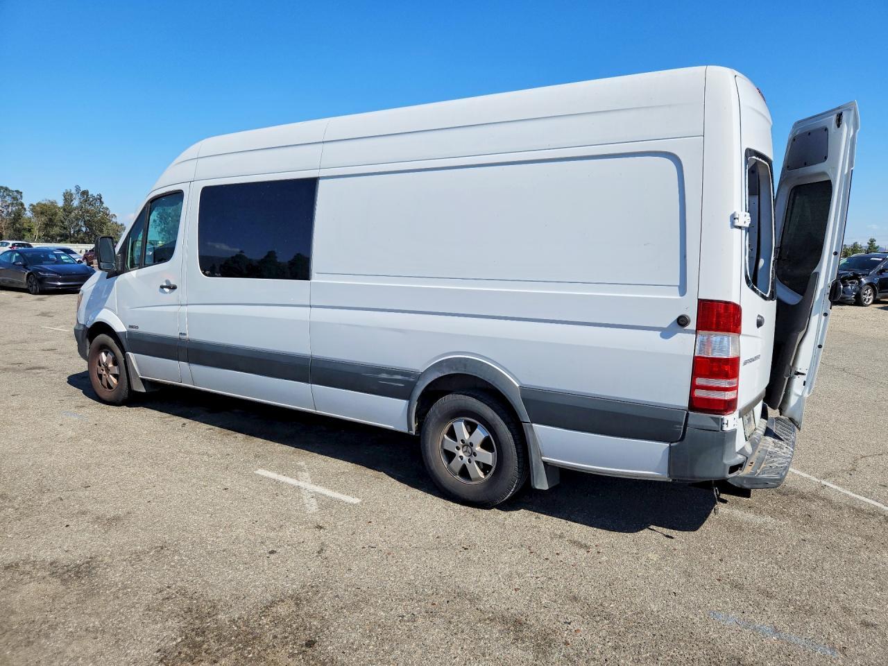 2014 Mercedes-Benz Sprinter 2500 - Image 2
