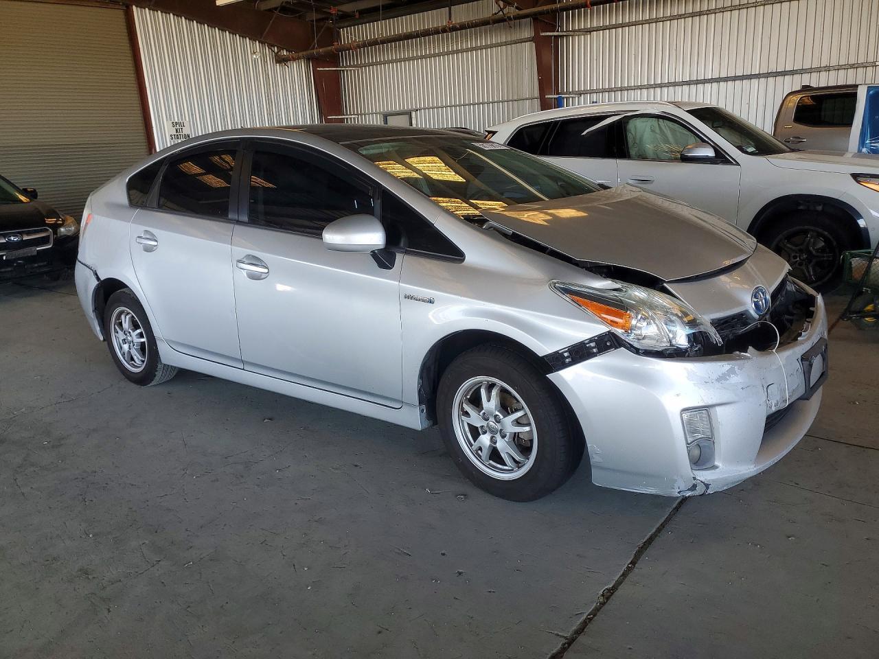 2010 Toyota Prius Iii - Фото 4
