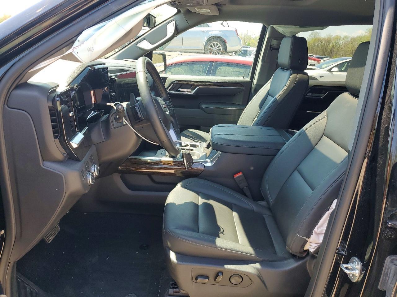 2025 GMC Sierra K1500 Elevation - Image 7
