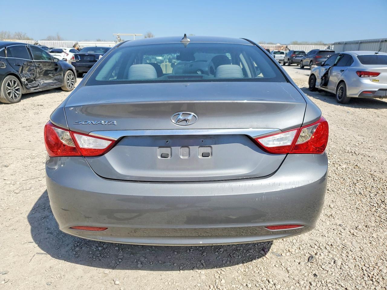2013 Hyundai Sonata Gls - Image 6