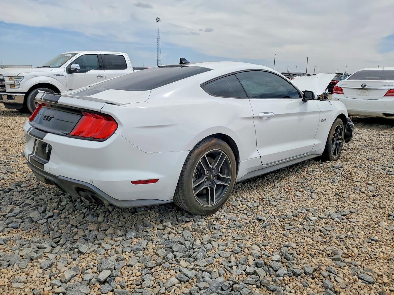 2021 Ford Mustang Gt - Фото 3