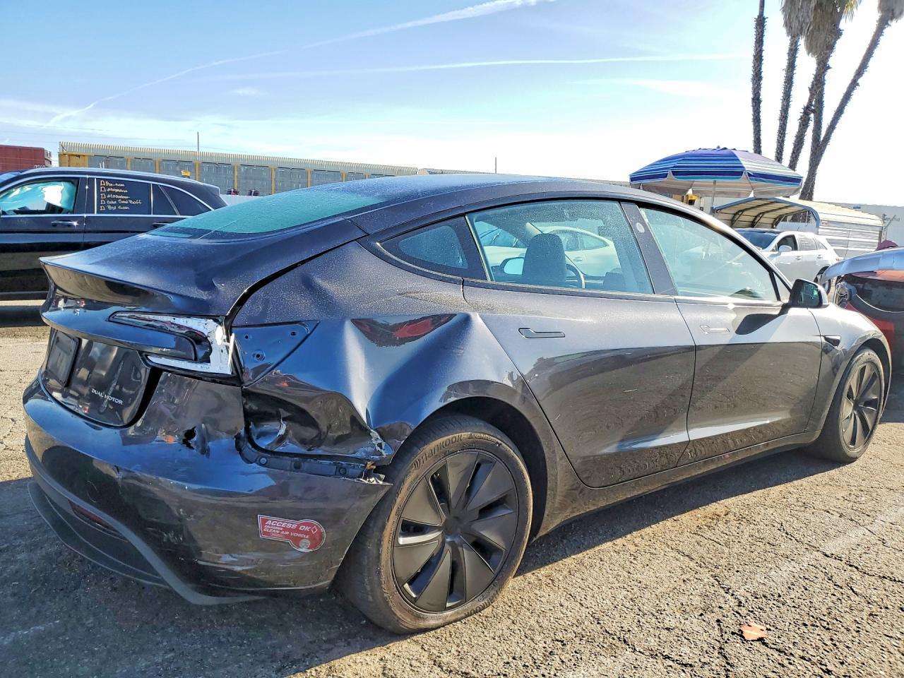 2024 Tesla Model 3 - Фото 3