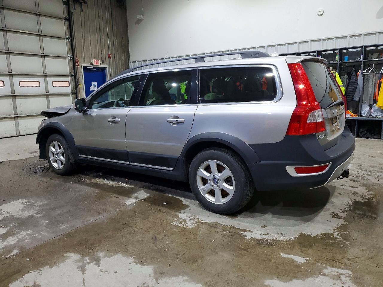 2013 Volvo Xc70 3.2 - Image 2
