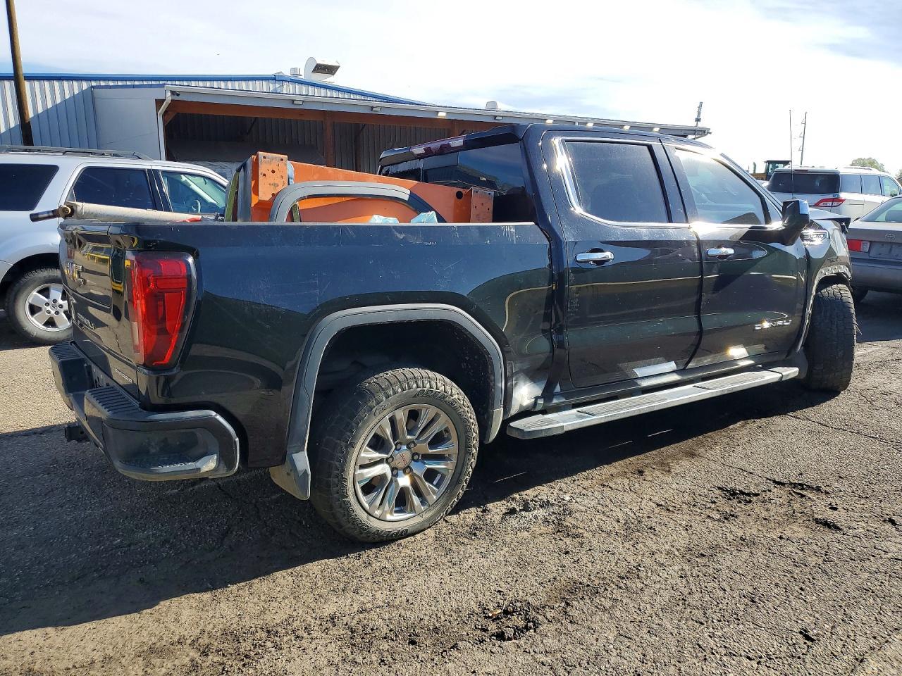 2023 GMC Sierra K1500 Denali - Image 3