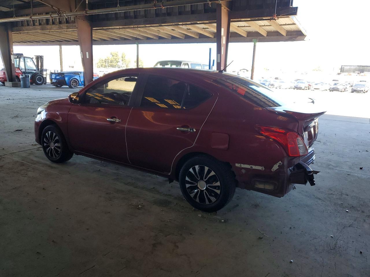 2018 Nissan Versa Sv - Фото 2