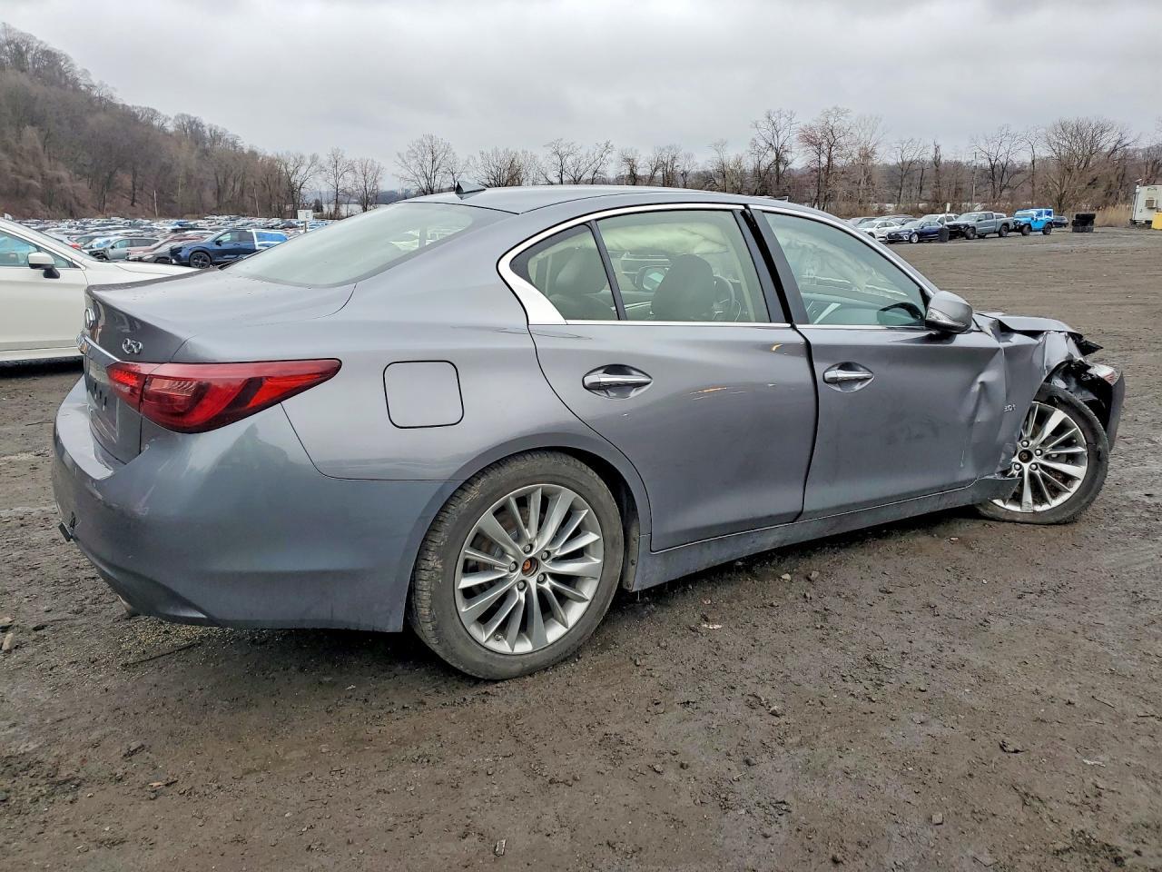 2019 Infiniti Q50 3.0T Luxe - Фото 3