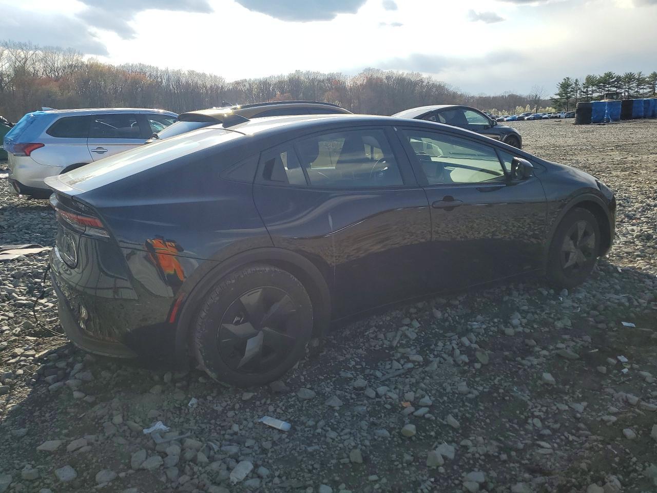 2025 Toyota Prius - Фото 3