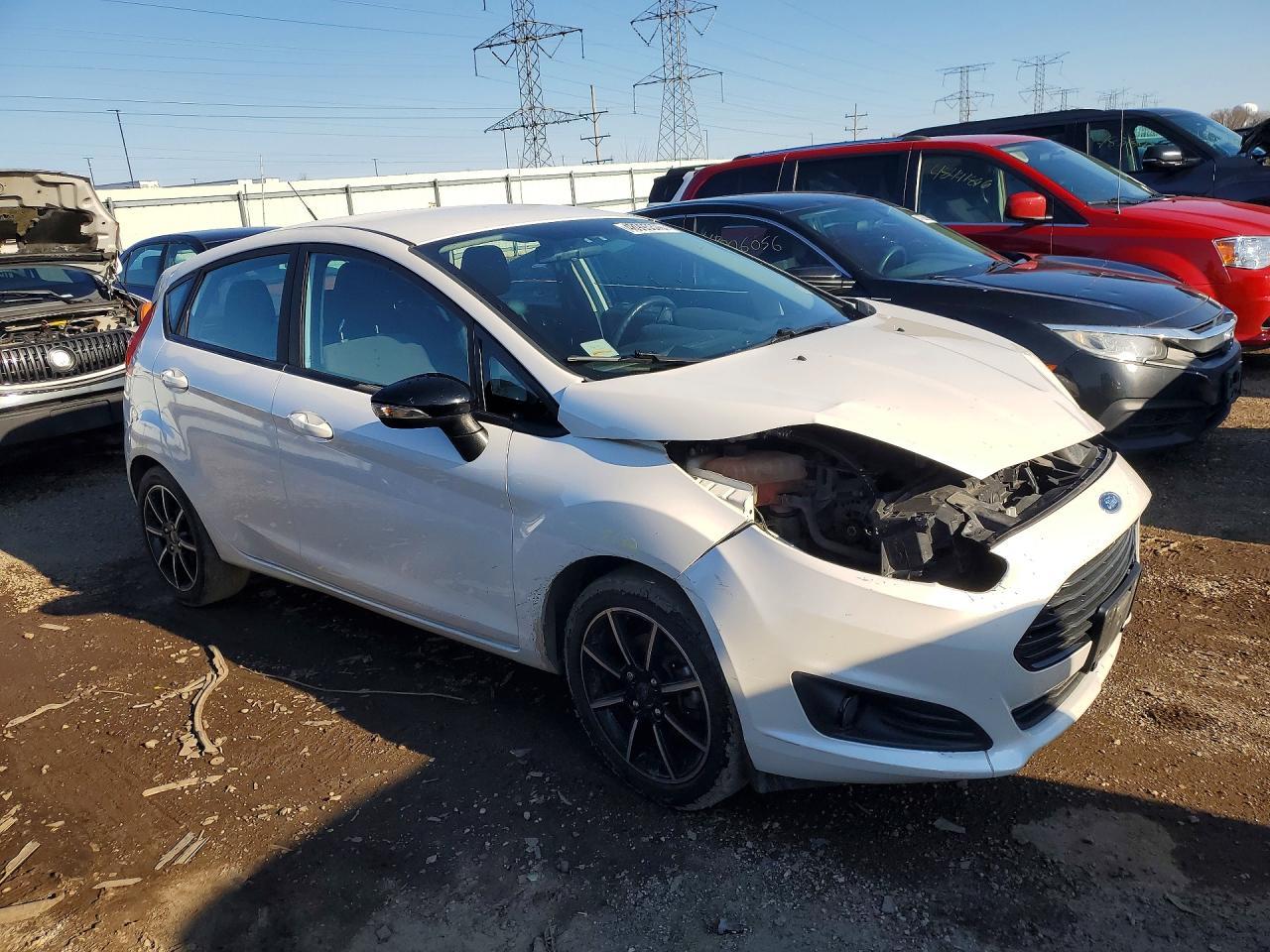 2016 Ford Fiesta Se - Фото 4