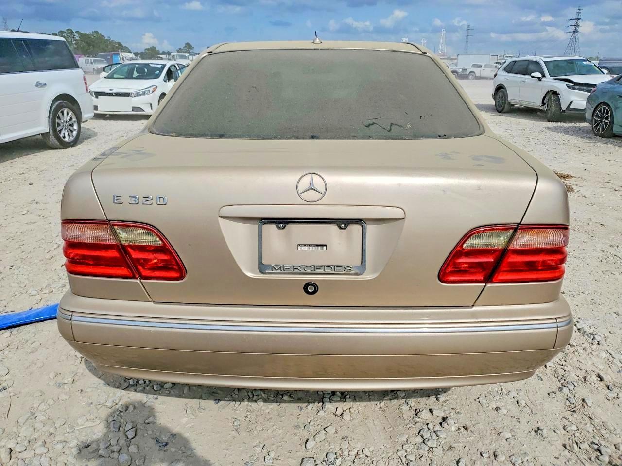 2000 Mercedes-Benz E 320 - Image 6