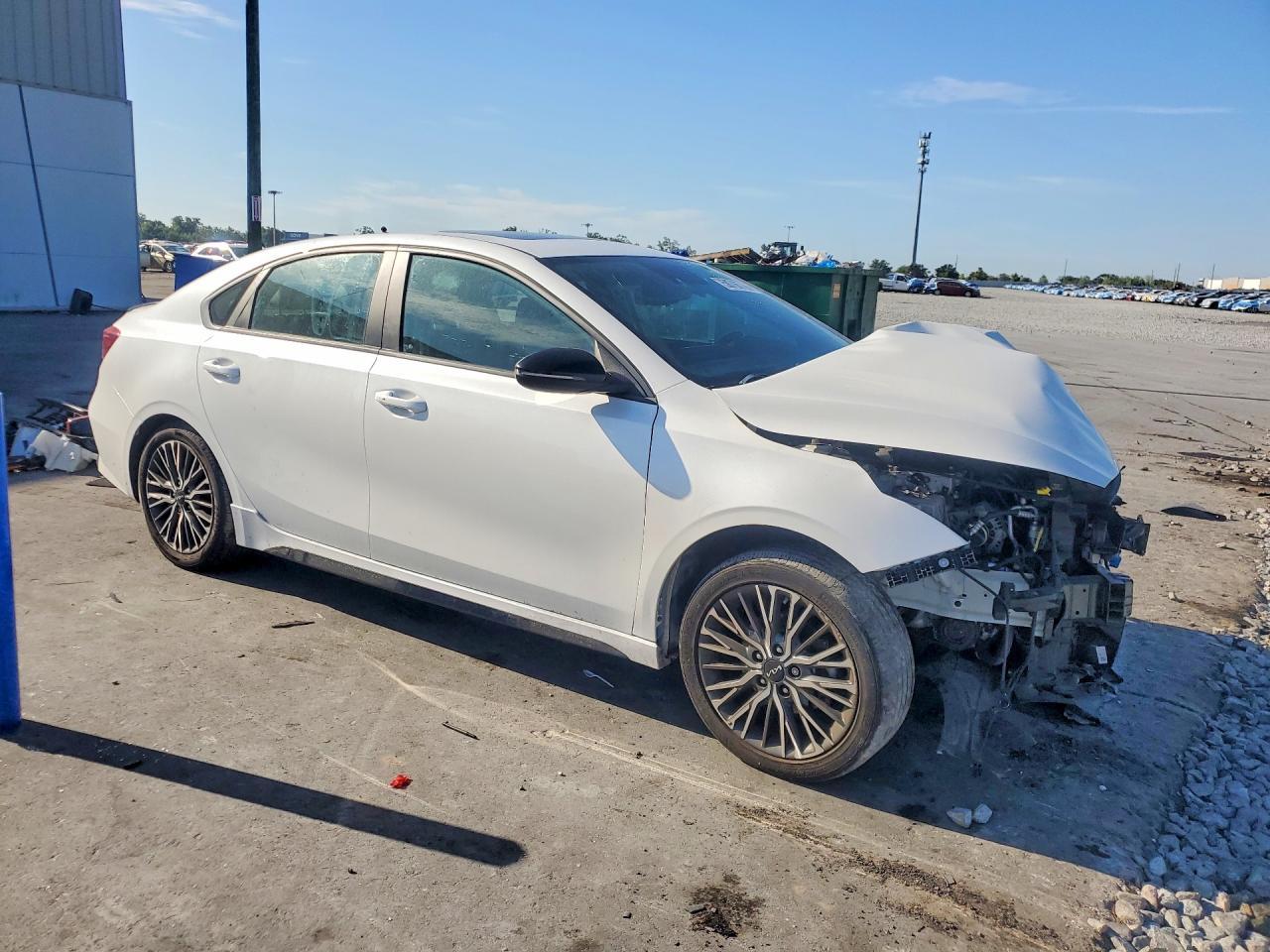 2023 Kia Forte Gt Line - Image 4