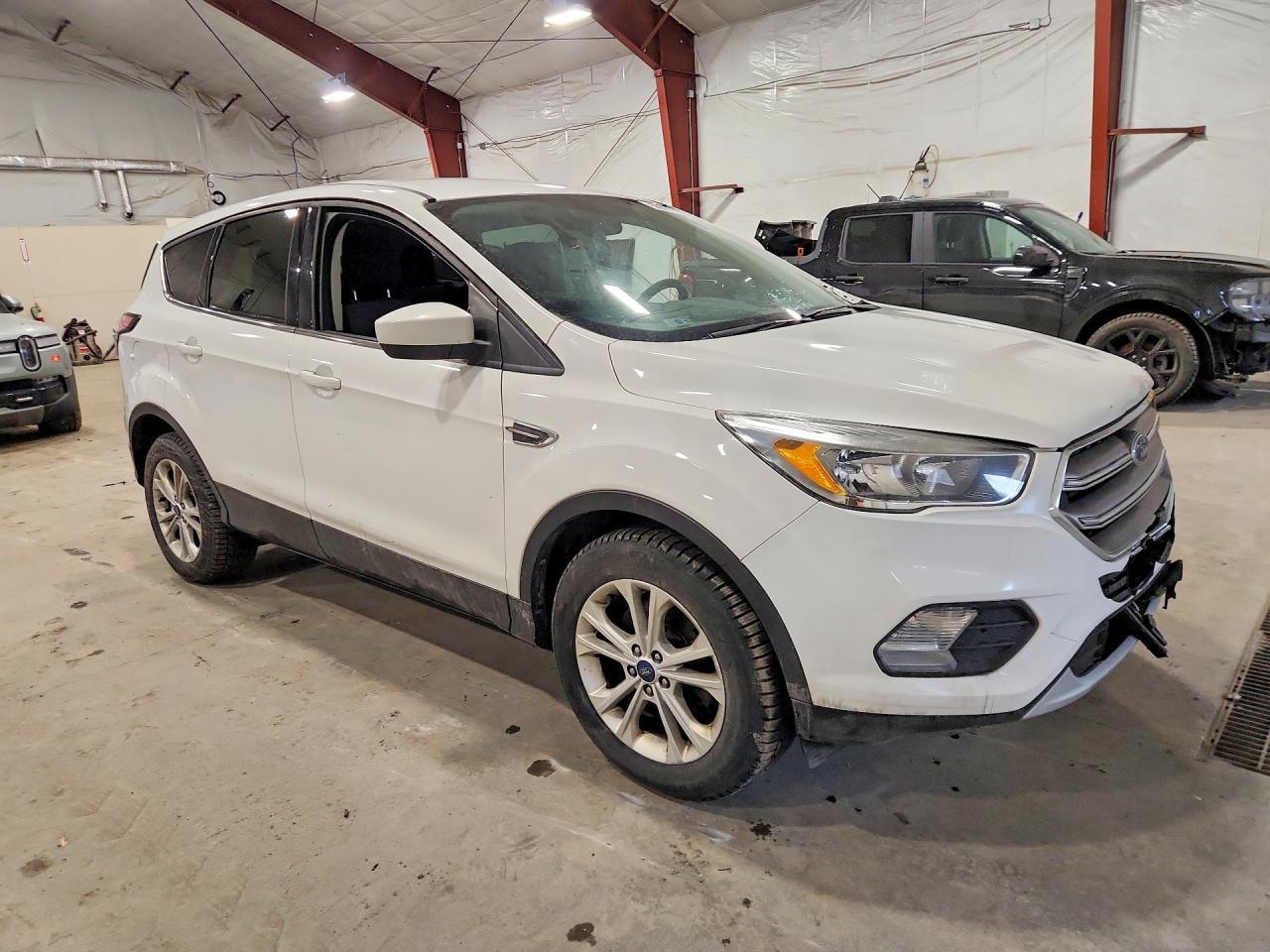 2017 Ford Escape Se - Фото 4