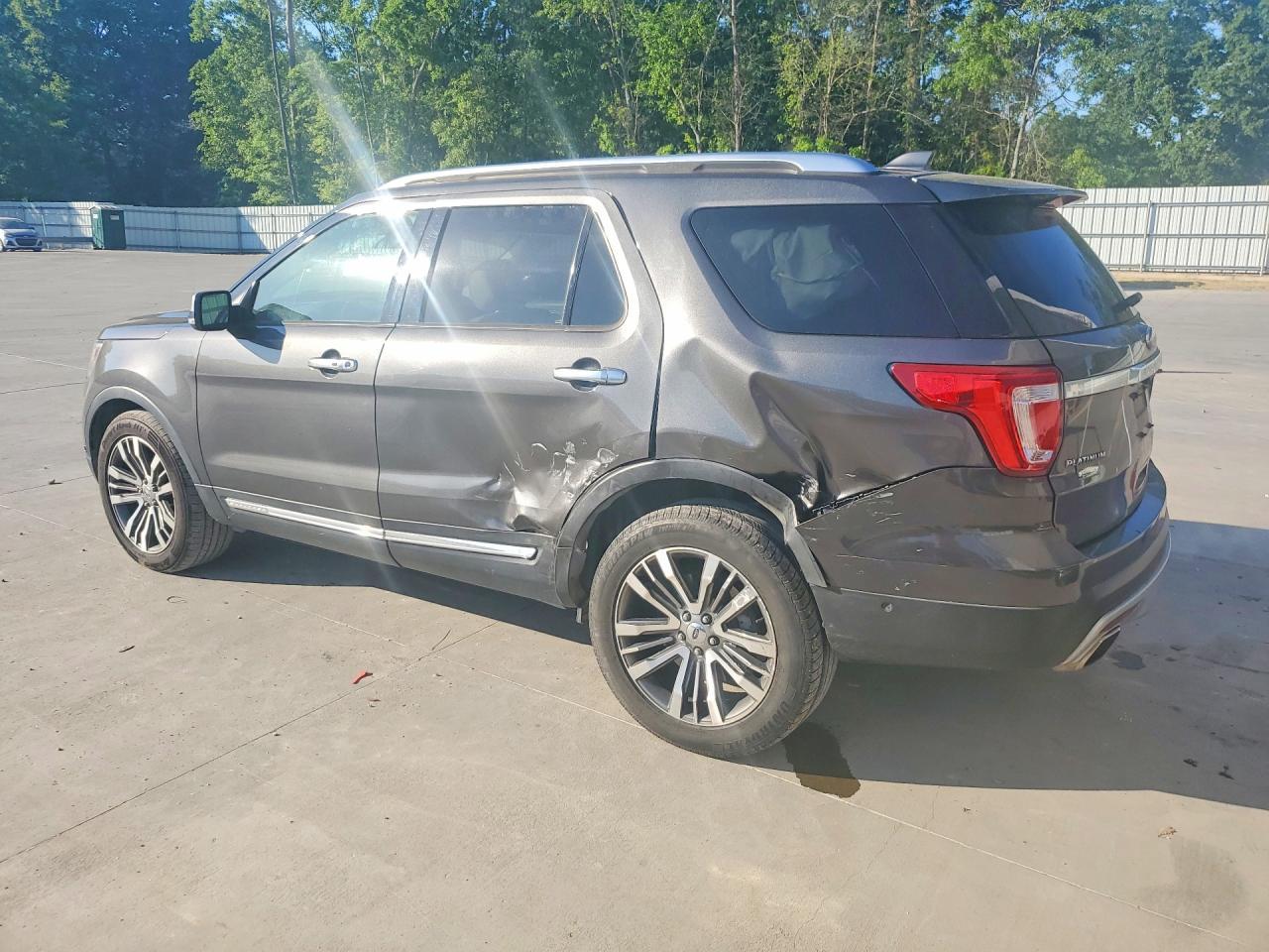 2016 Ford Explorer Platinum - Фото 2