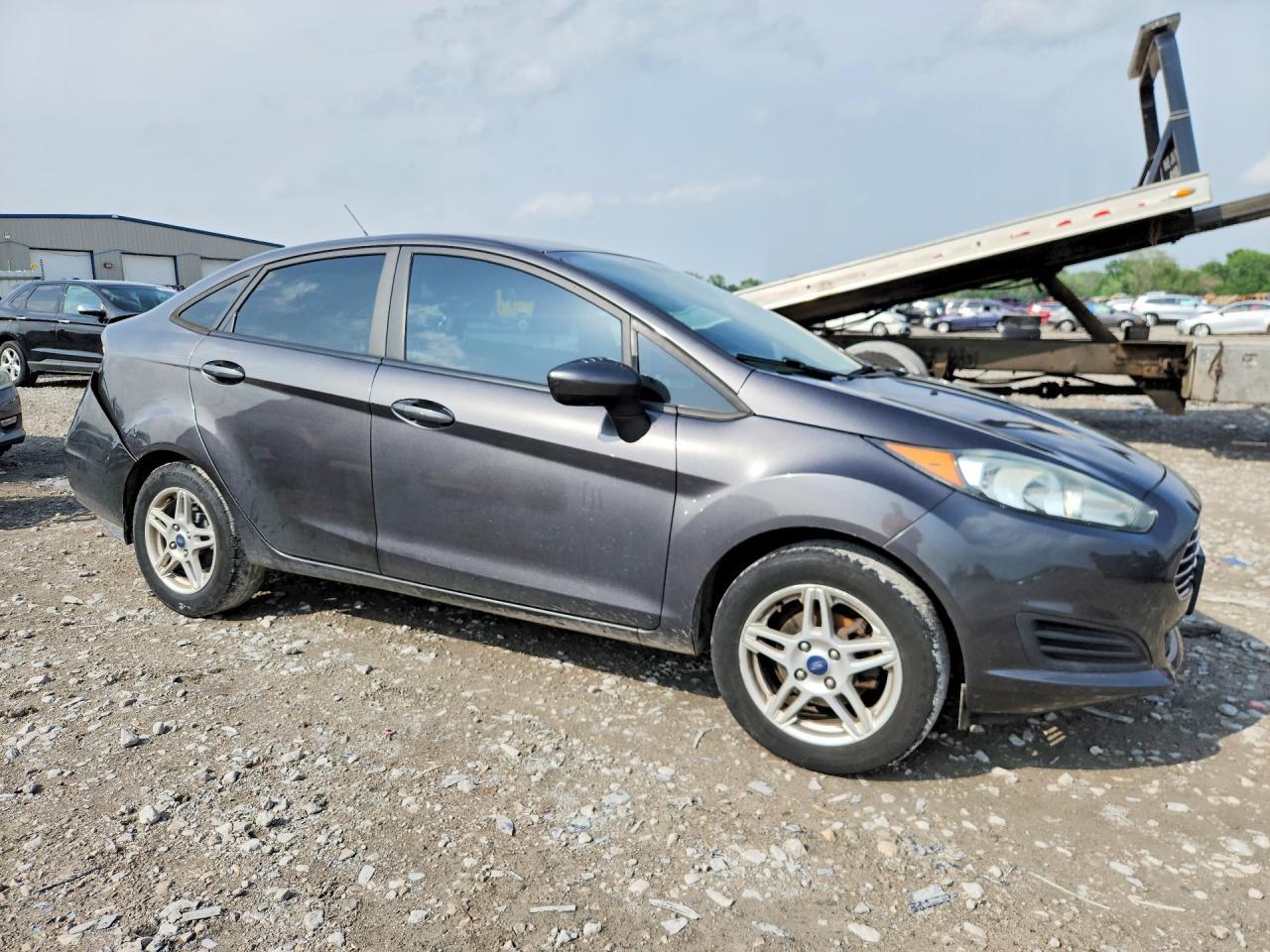 2017 Ford Fiesta Se - Image 4