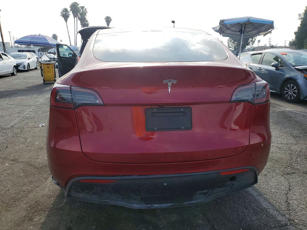 2024 Tesla Model Y - Фото 6