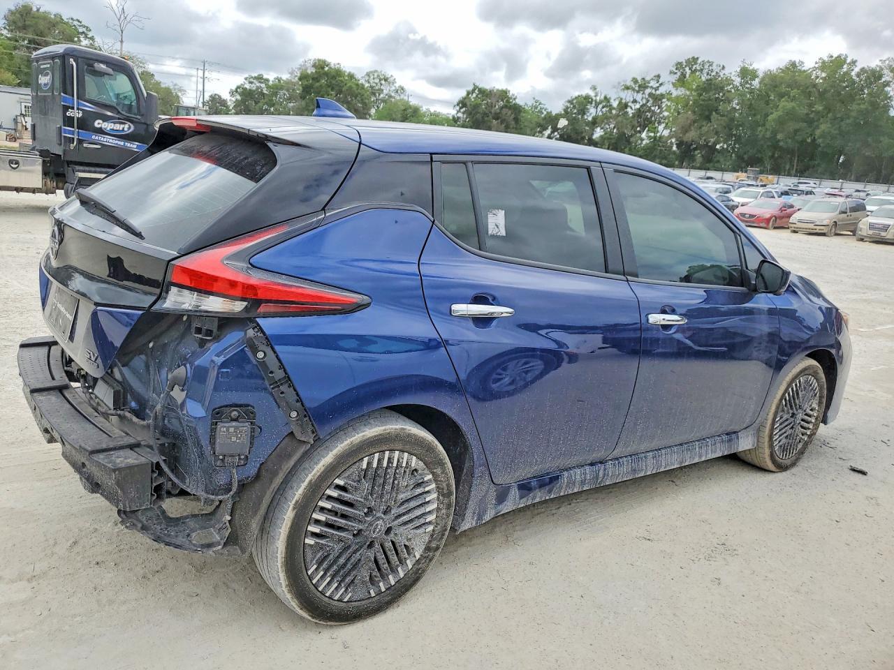 2023 Nissan Leaf Sv Plus - Image 3