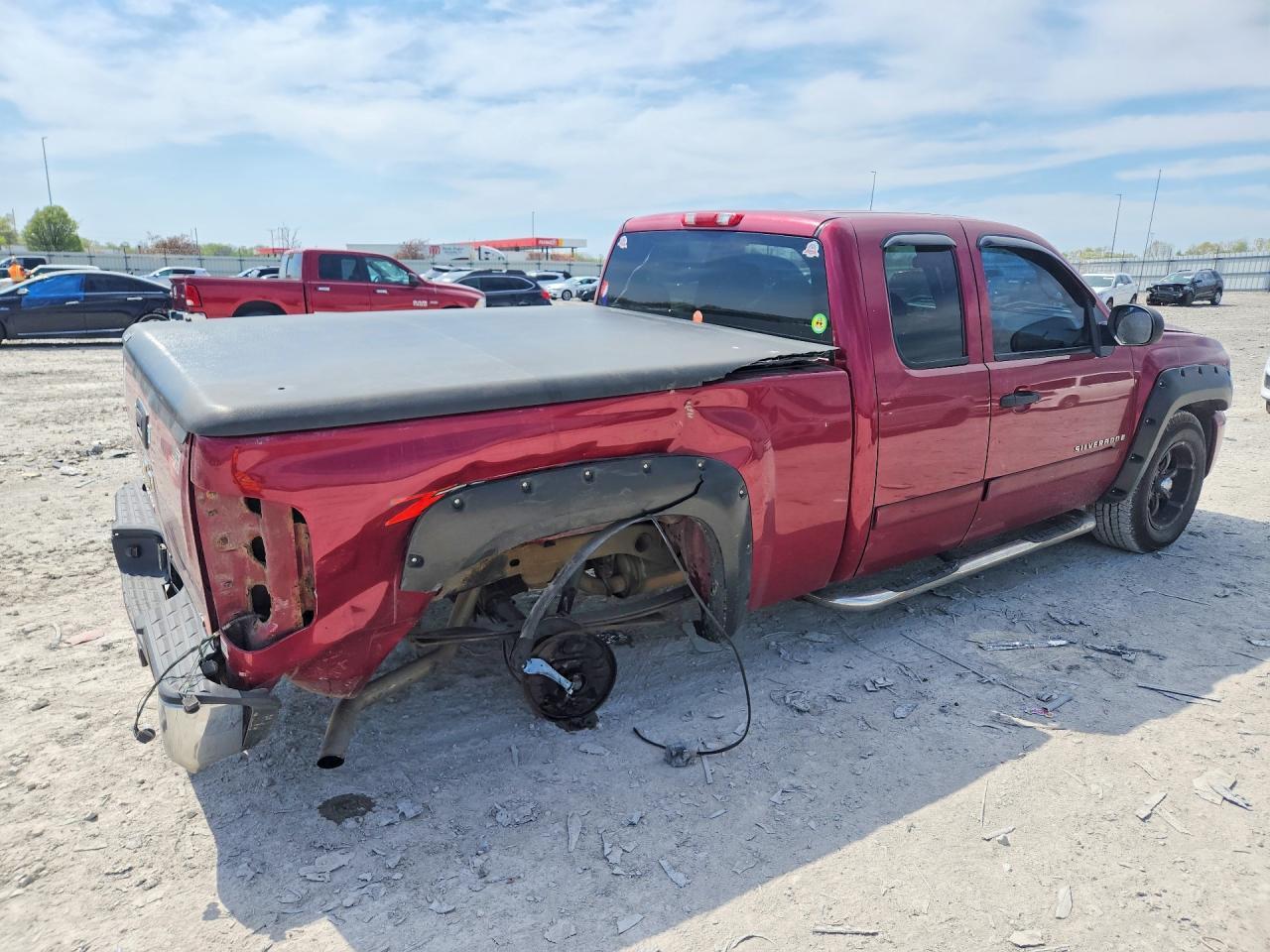 2007 Chevrolet Silverado K1500 - Image 3