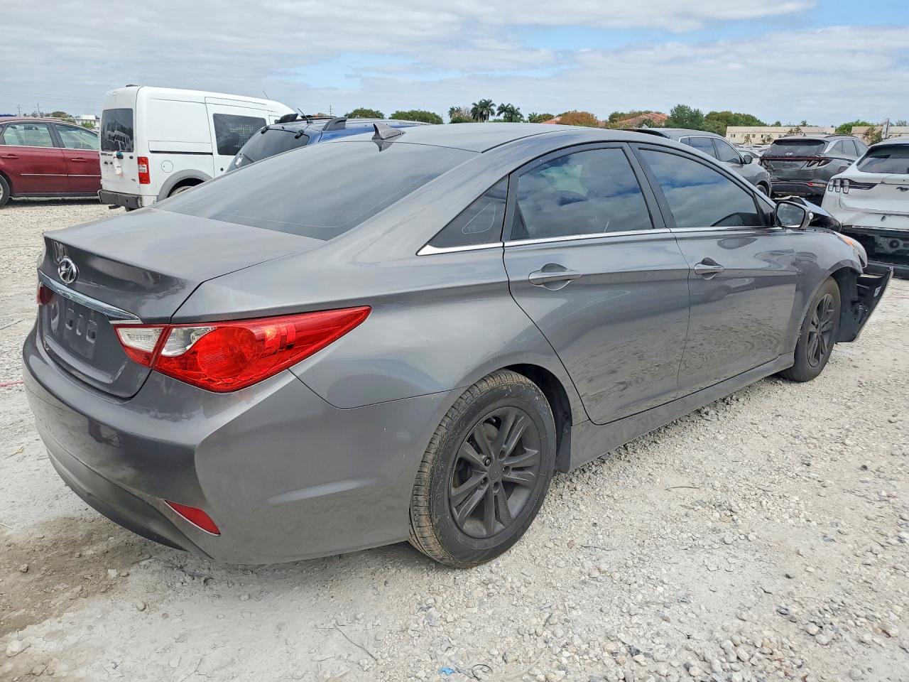 2014 Hyundai Sonata Gls - Image 3