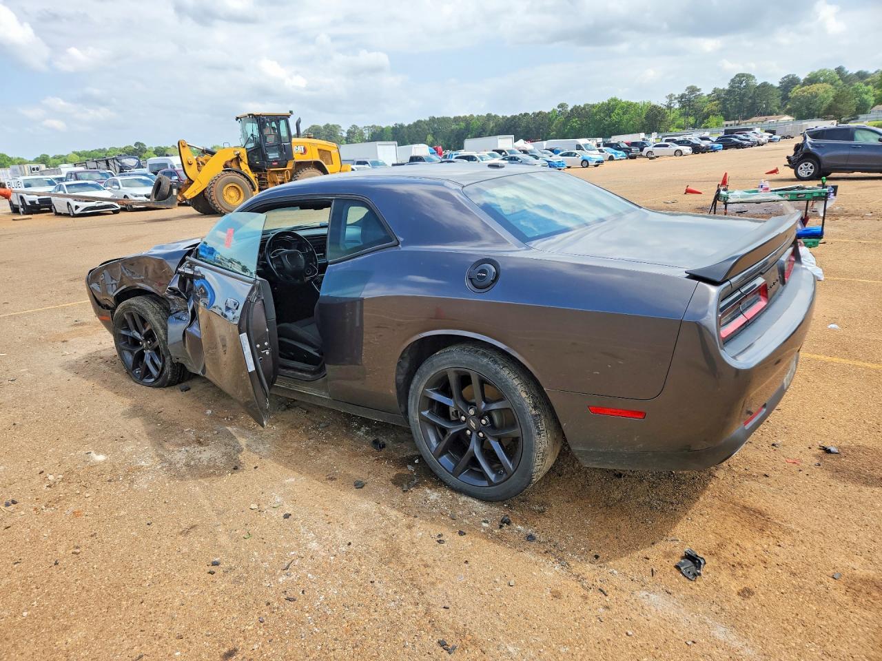 2022 Dodge Challenger Sxt - Фото 2