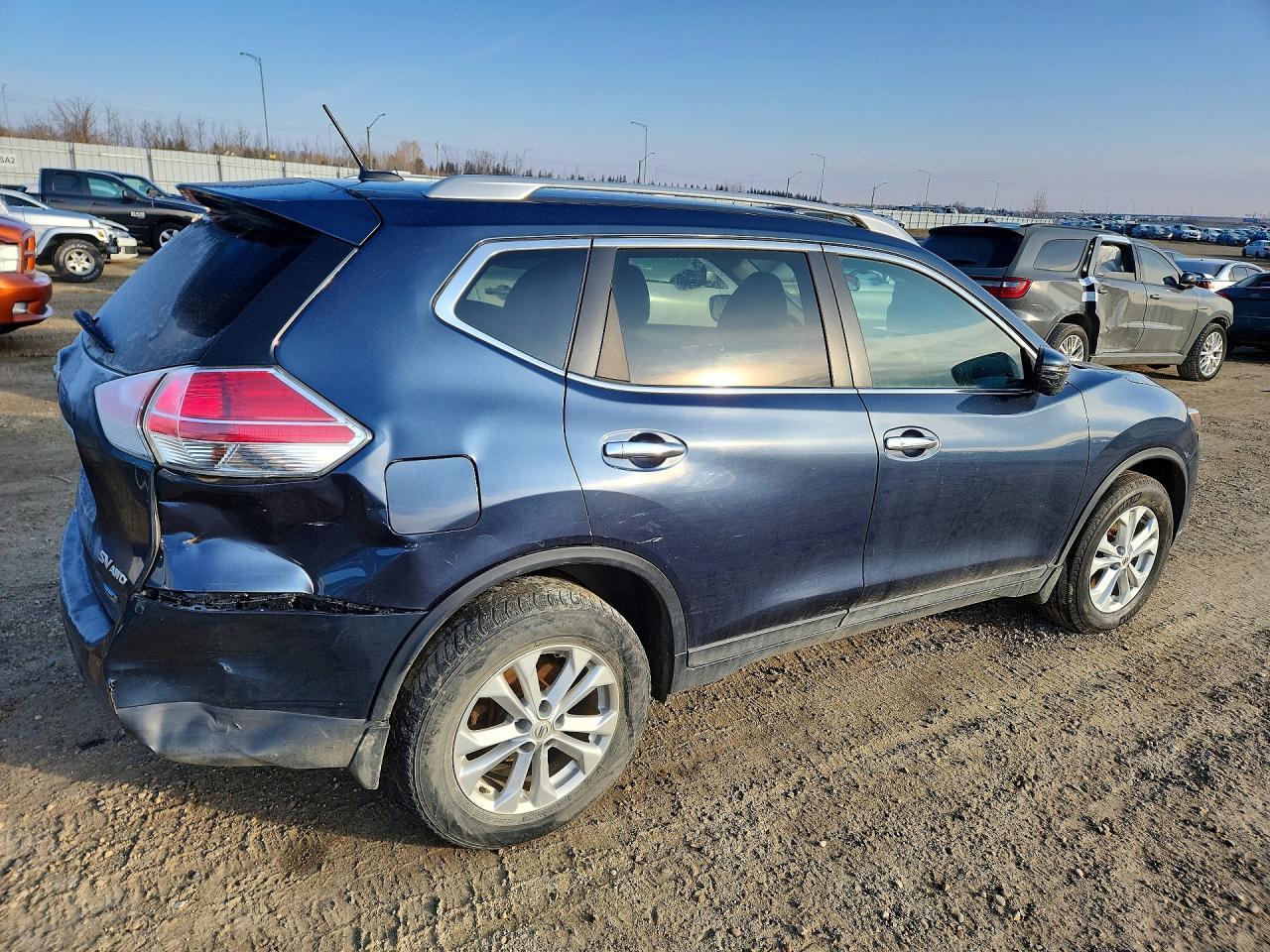 2014 Nissan Rogue S - Фото 3