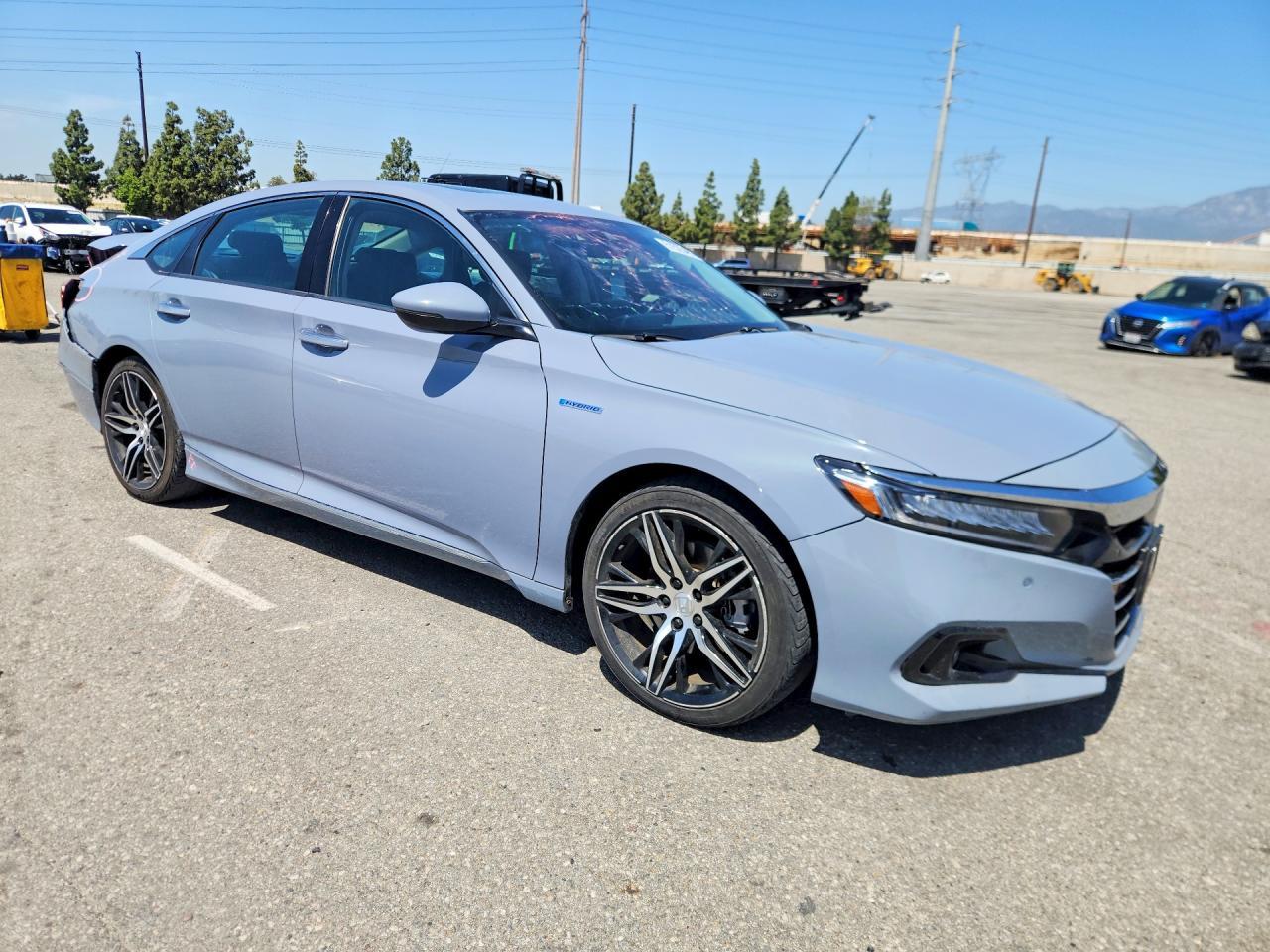 2022 Honda Accord Touring Hybrid - Image 4