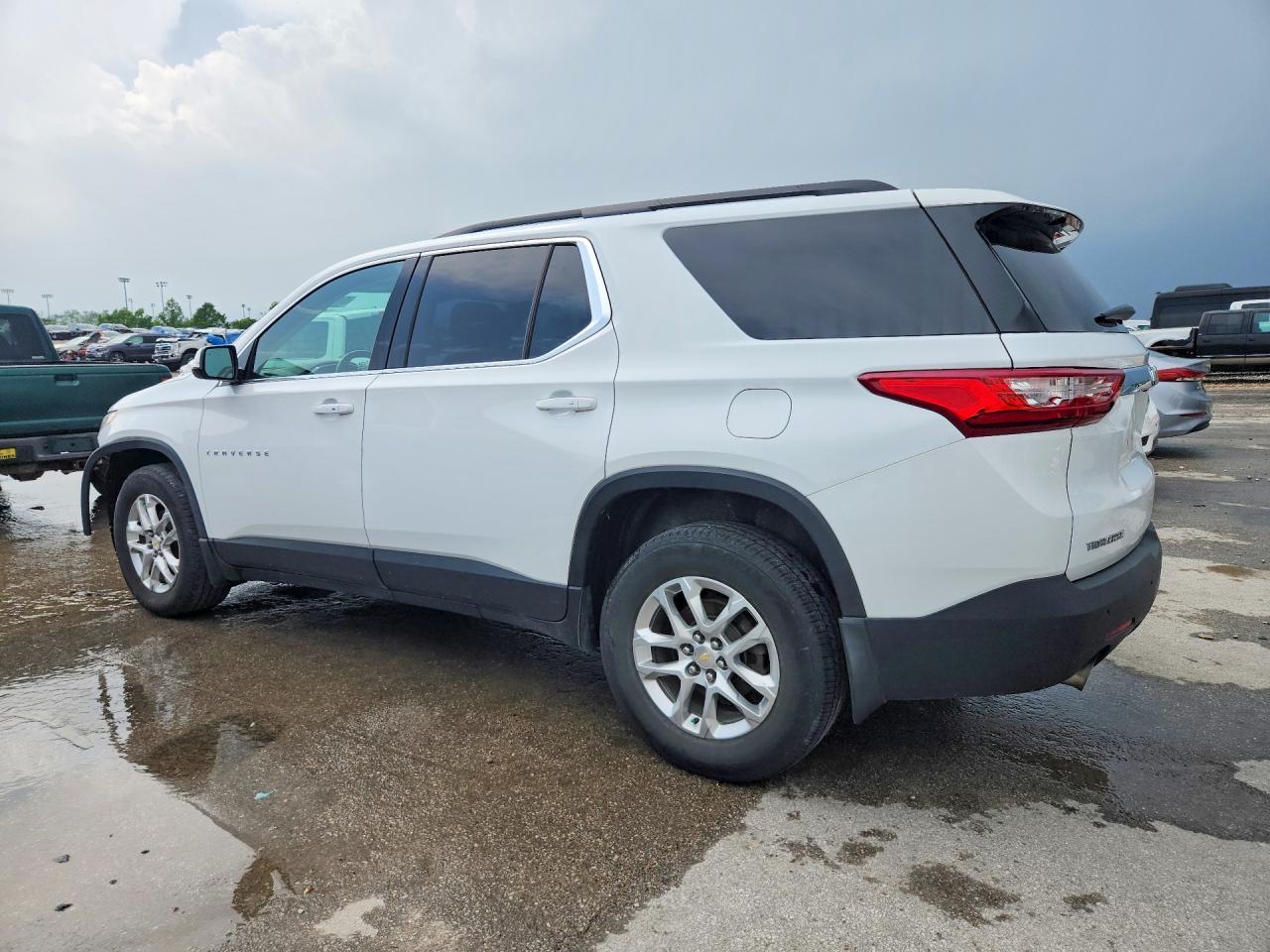 2019 Chevrolet Traverse Lt - Фото 2
