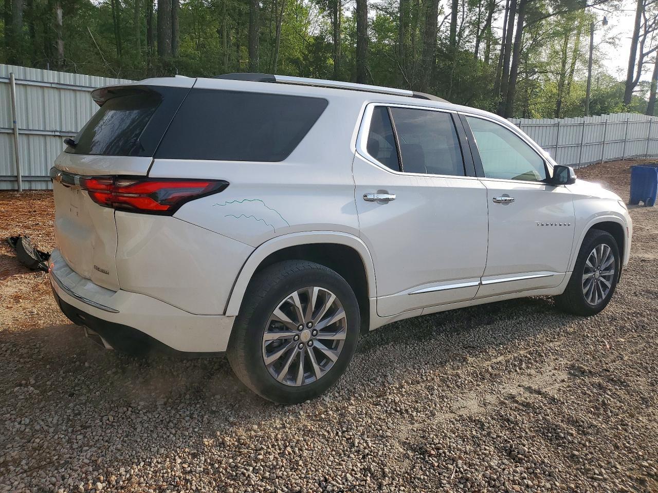 2023 Chevrolet Traverse Premier - Фото 3