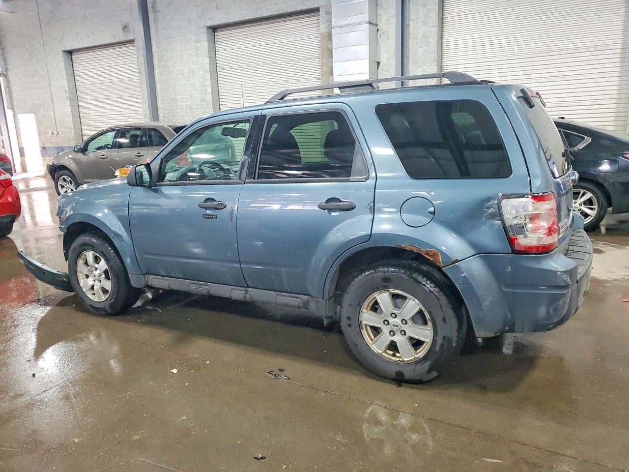 2011 Ford Escape Xlt - Фото 2