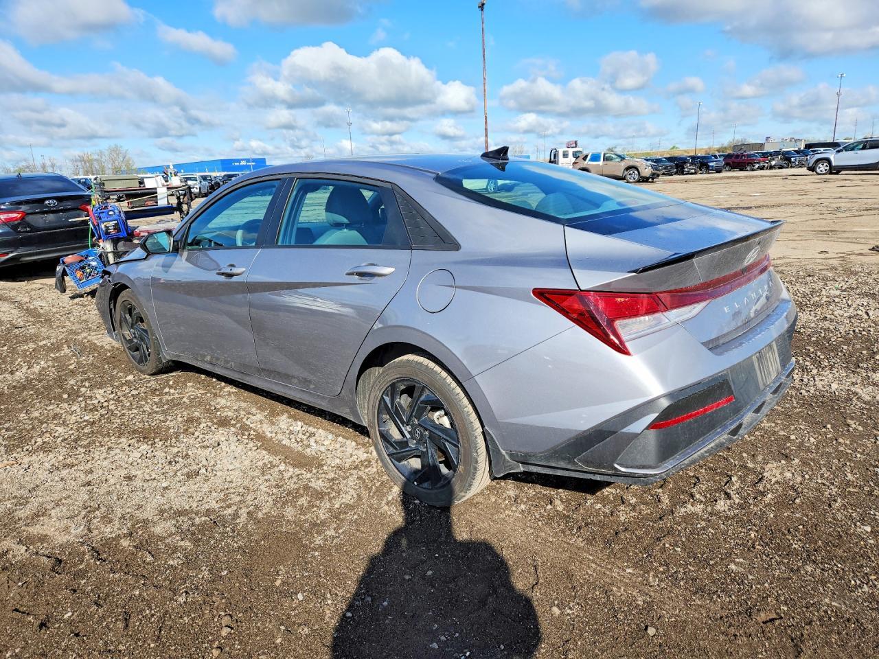 2026 Hyundai Elantra Sel Sport - Image 2