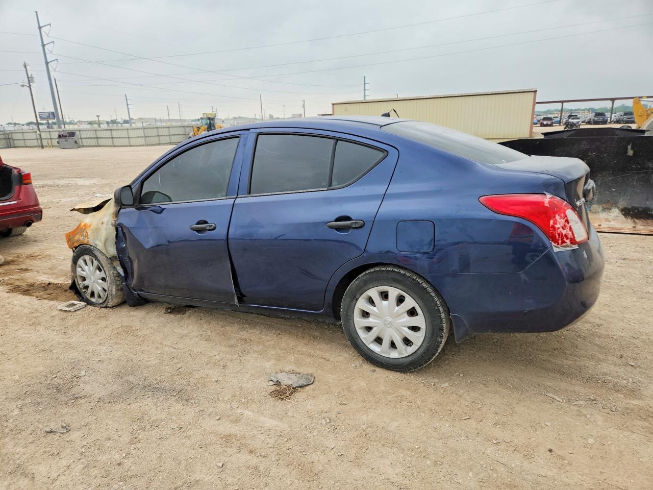 2014 Nissan Versa 1.6 S - Фото 2