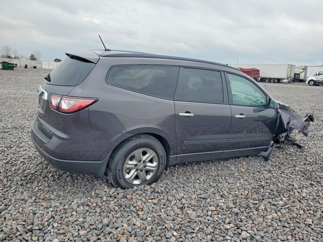 2015 Chevrolet Traverse Ls - Фото 3