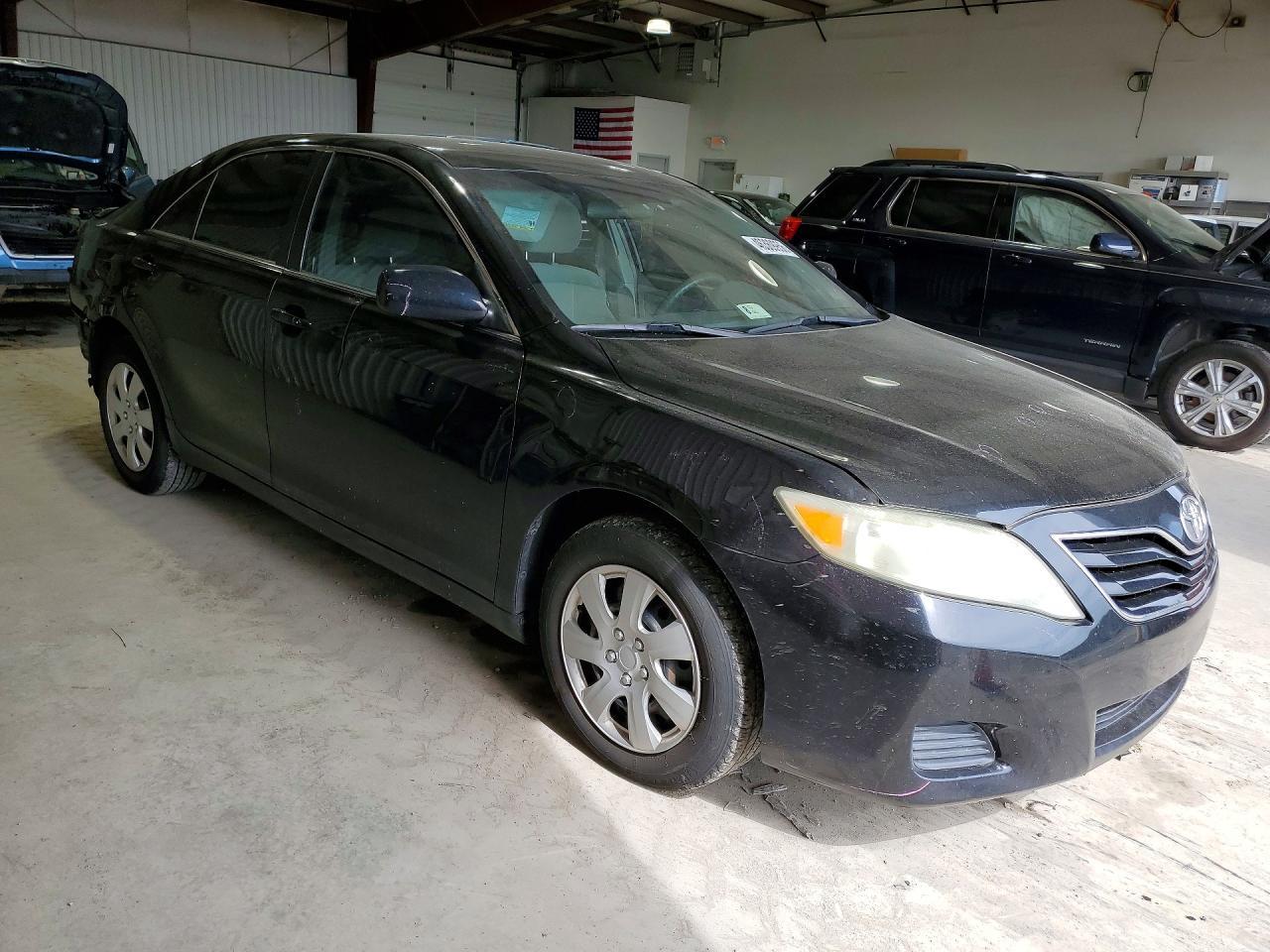 2011 Toyota Camry Le - Фото 4