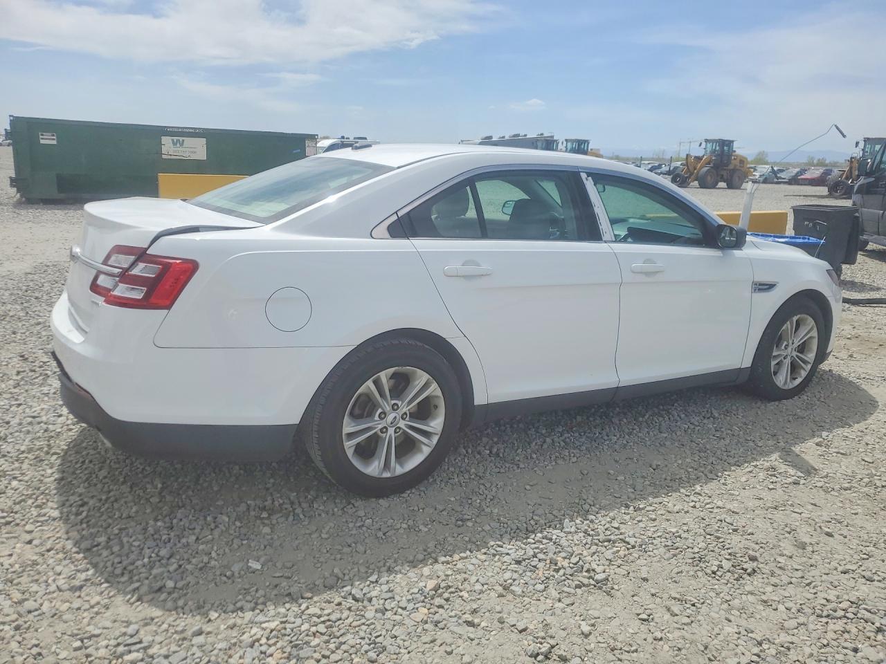 2016 Ford Taurus Se - Фото 3