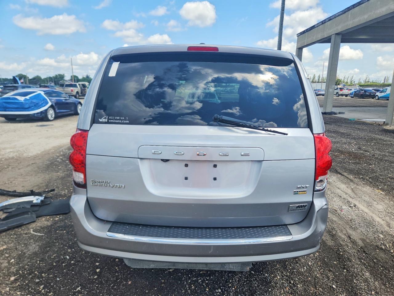 2018 Dodge Grand Caravan Sxt - Image 6