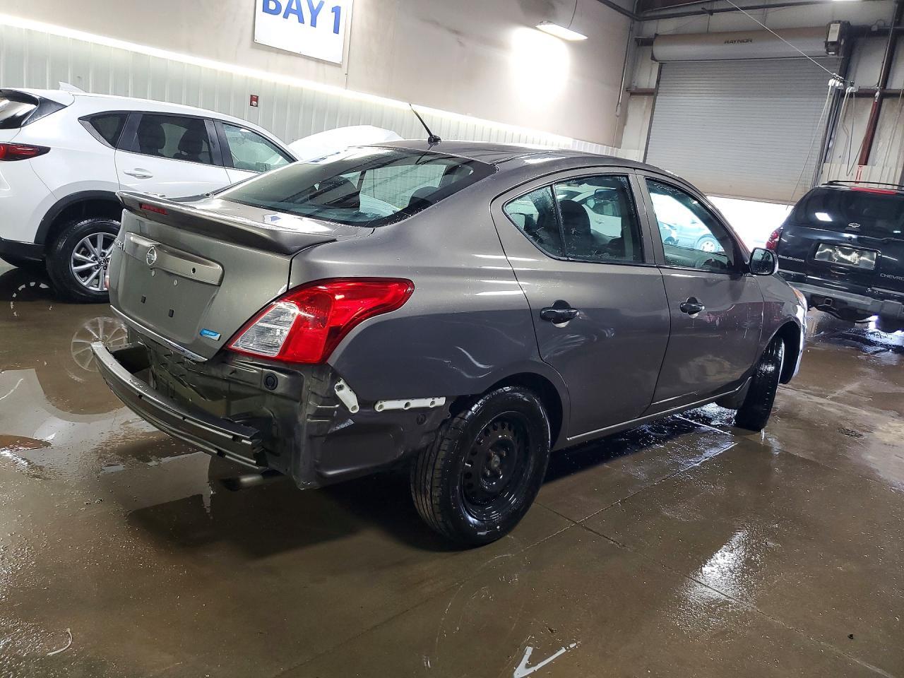 2015 Nissan Versa 1.6 S Plus - Фото 3