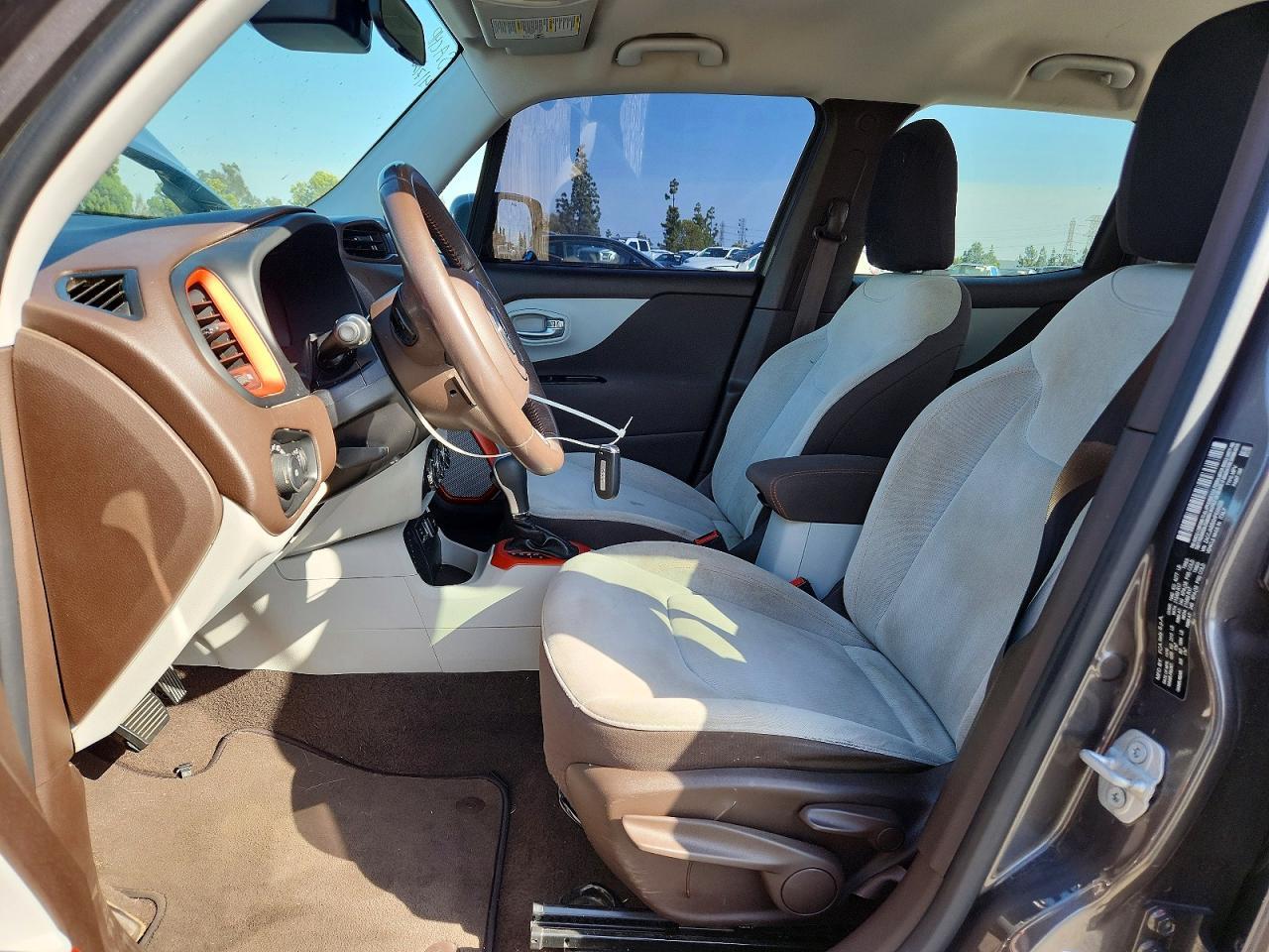 2017 Jeep Renegade Latitude - Image 7