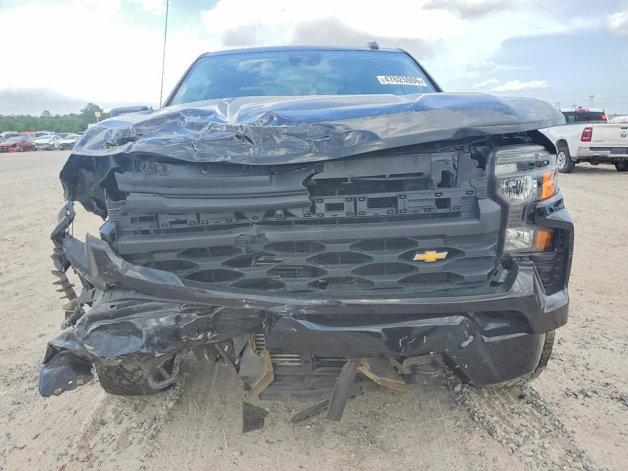 2023 Chevrolet Silverado K1500 Custom - Фото 5