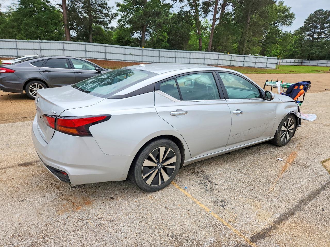 2022 Nissan Altima Sv - Image 3